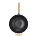 Wok met houten handvat